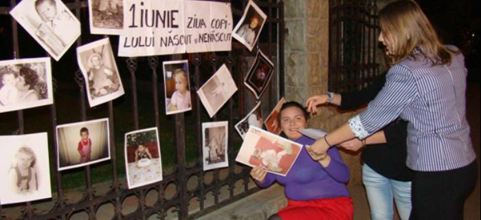 da o jucarie fa o bucurie