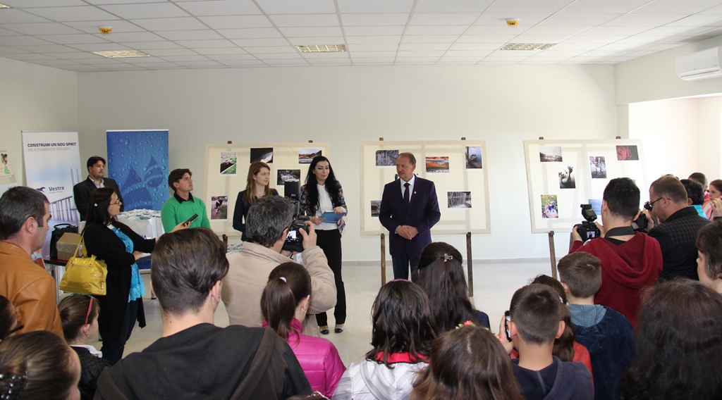 expozitie pictura CAA 4