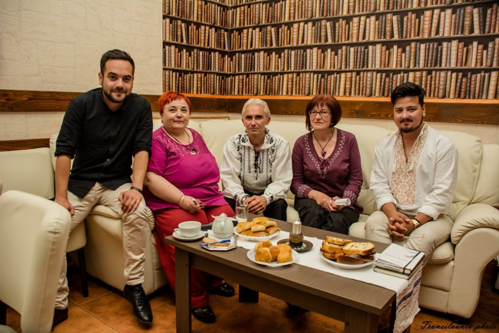 Vernisaj la &ldquo;Vis-&agrave;-Vis&rdquo;