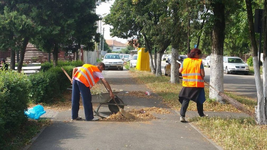 Programul privind curăţenia în Municipiul Câmpia Turzii continuă