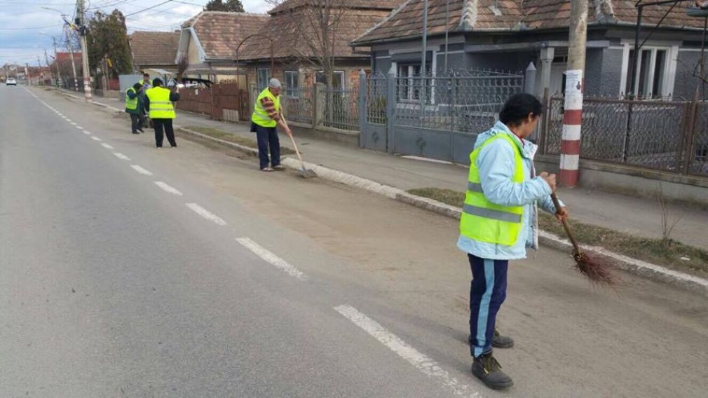 &Icirc;ncepe curățenia generală de primăvară la C&acirc;mpia Turzii