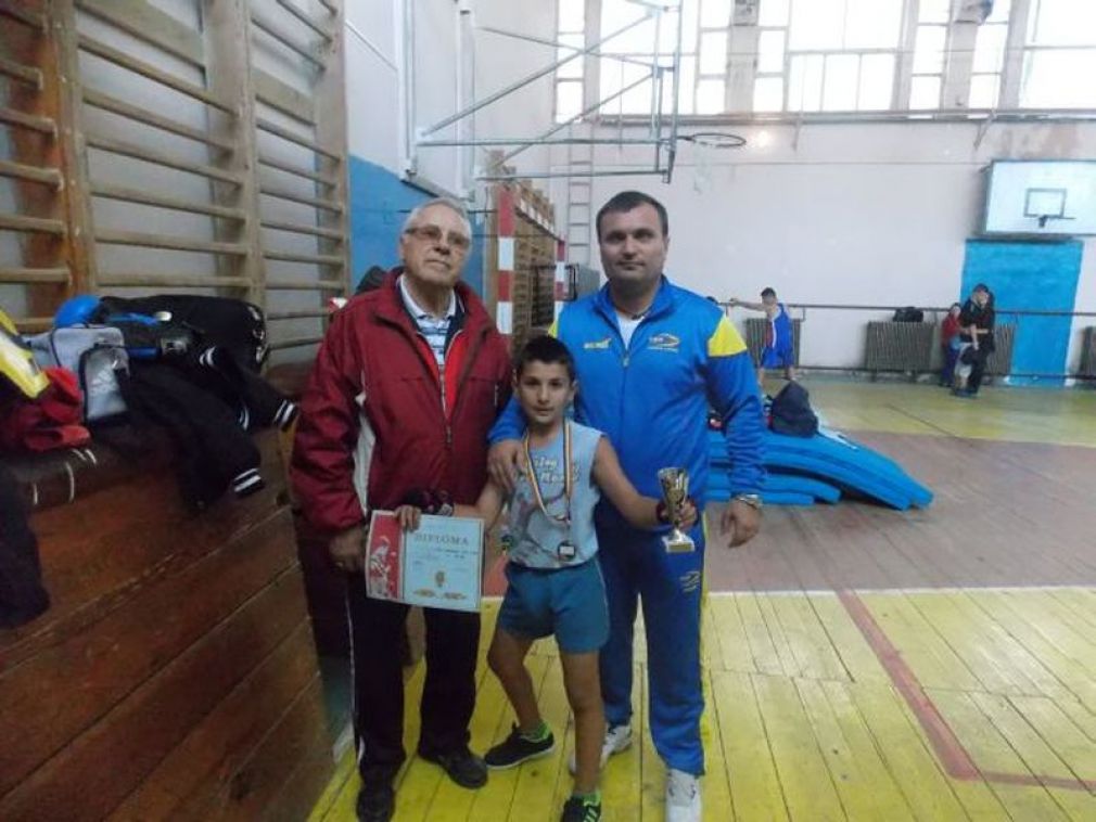 Vitan Alex şi Coc Adrian, locul II la Cupa &Prime;CSO Cugir&Prime; la box